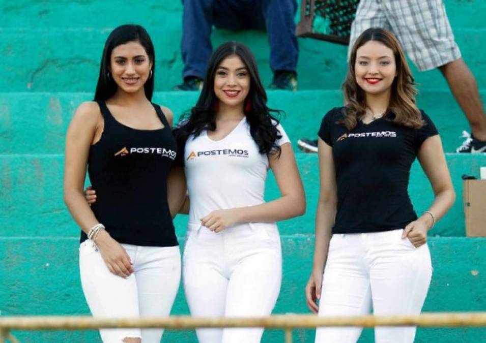 Las hermosas modelos que engalanaron la final entre Santos FC y Olancho FC.