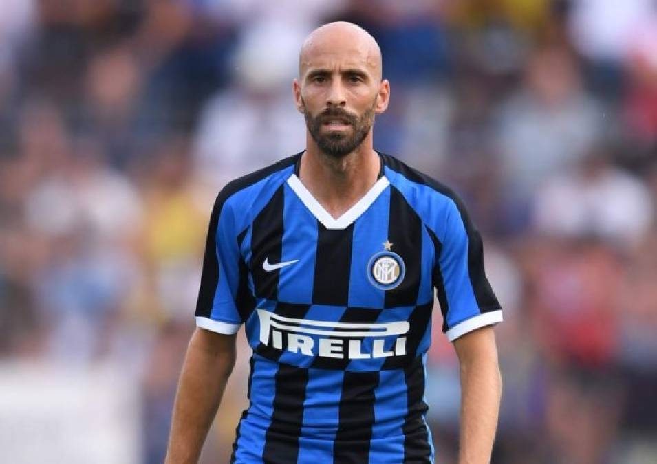 CalcioMercato.it publica que tras las dudas que había entorno a la continuidad de Borja Valero en el Inter de Milán, el club italiano estaría estudiando la renovación del español una temporada más. El centrocampista de 35 años ha ido ganándose la confianza del técnico nerazzurri Antonio Conte.