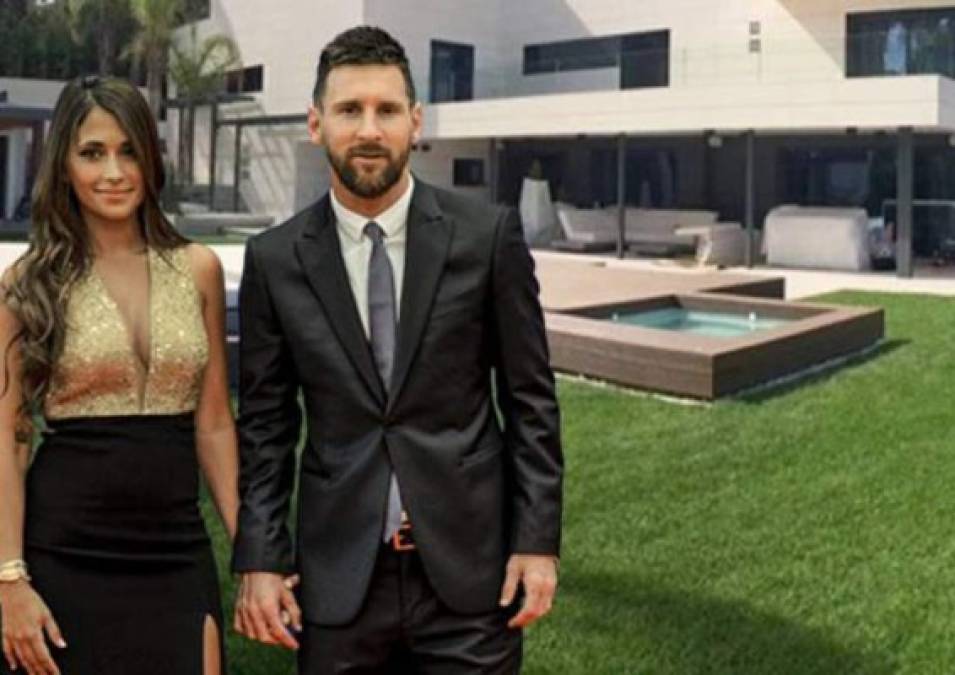 Messi junto a su esposa Antonella tienen muchos años de radicar en Barcelona.