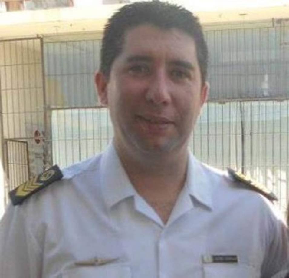 Ricardo Alfaro era suboficial segundo. Tenía 37 años, casado y con un hijo. Vivió en Mar del Plata y a bordo del San Juan se encargó de la cocina, informa Télam.<br/>