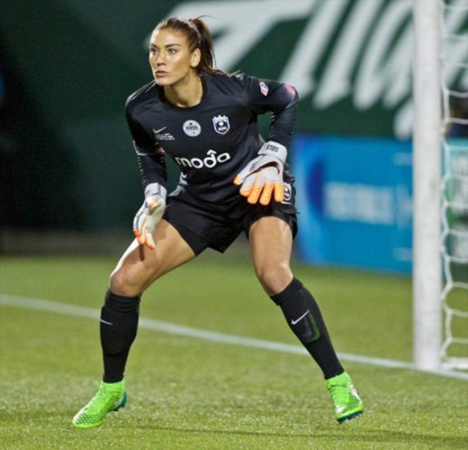 Hope Solo sigue en activo en Seattle.