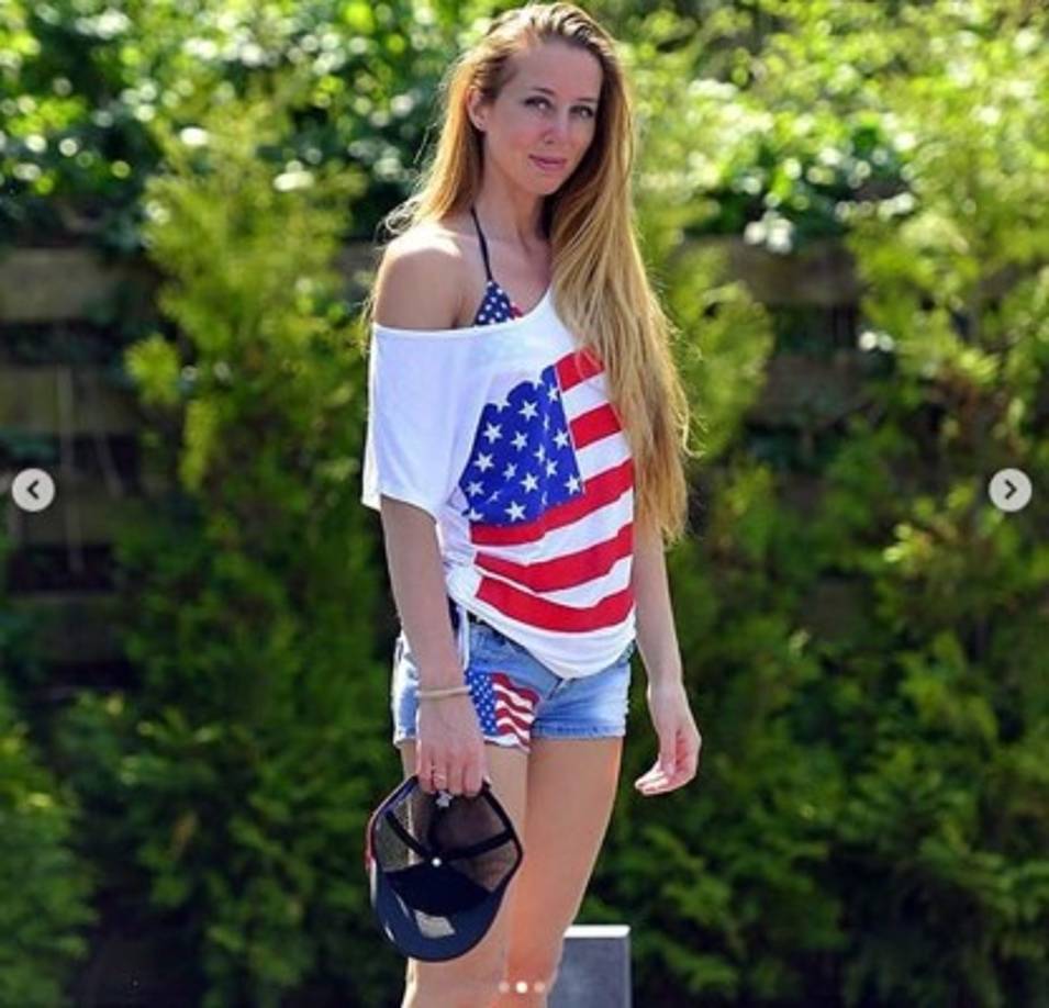 A finales de este año se le vencen algunos de los contratos que tiene firmados y su deseo, así lo ha expresado, sería volver al deporte. Verona lo intentó ya hace unos años, pero no encontró buena acogida en la federación holandesa de gimnasia.