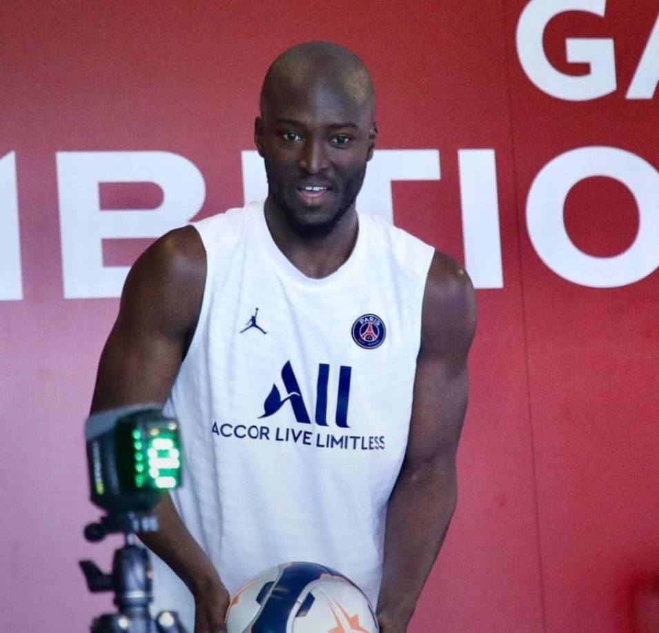 Danilo: El centrocampista portugués aparece en la lista de salidas del PSG pero el jugador ha señalado que pretende seguir en el equipo: “Estoy satisfecho con lo que he hecho y no quiero irme. Espero que lo hagamos mejor la próxima temporada”, declaró.