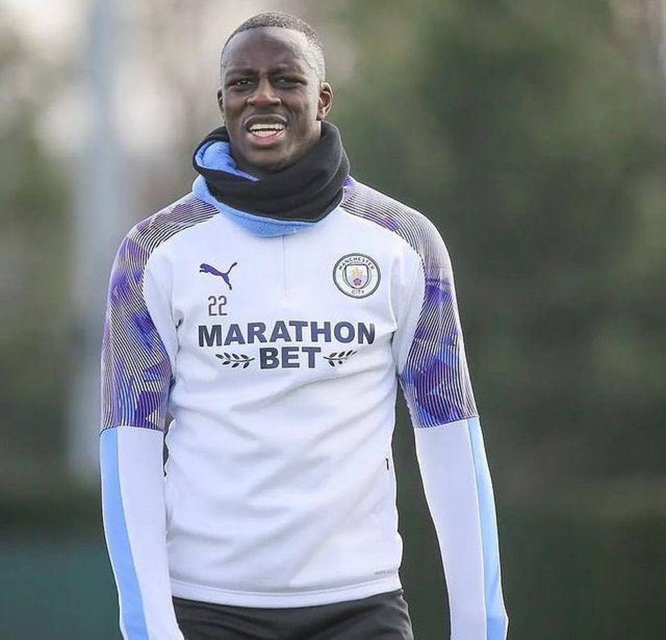 Las acusaciones apuntaban a que Mendy era un “depredador” que conocía a las chicas en las discotecas de Manchester antes de invitarlas a fiestas privadas en su mansión de Cheshire, donde supuestamente se producían las agresiones.