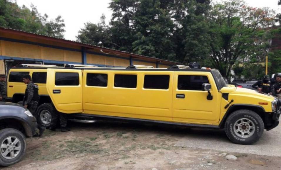 This handout photo released by the Technical Criminal Investigation Agency (ATIC) of Honduras shows a limousine confiscated from druglords who replaced the leaders of the Los Cachiros cartel after they were extradited to the United States, in the city of Tocoa, department of Colon, to the northwest of Tegucigalpa, on June 21, 2017. <br/>In the 'Firestorm VI' operation, at least 24 properties were seized and arrest warrants were carried out against members of the 'Los Peludos' criminal organization. / AFP PHOTO / ATIC / HO / RESTRICTED TO EDITORIAL USE-MANDATORY CREDIT 'AFP PHOTO/AGENCIA TECNICA DE INVESTIGACION CRIMINAL DE HONDURAS' NO MARKETING NO ADVERTISING CAMPAIGNS-DISTRIBUTED AS A SERVICE TO CLIENTS-XGTY