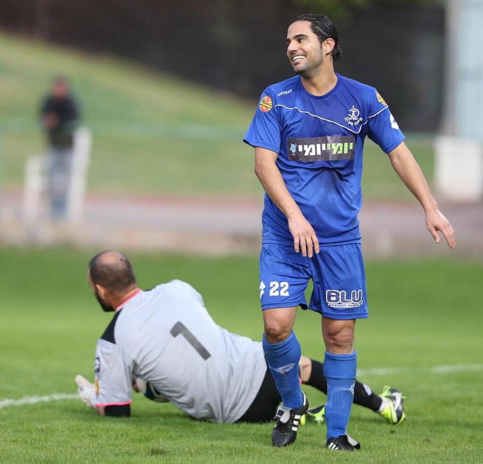 El entrenador del club israelí Bnei Sakhim, Eyal Lachman, mostró su pesar por la noticia de su fallecimiento: “Un tipo con un corazón de oro, esa era su característica más destacada, siempre decían que su característica más destacada era retribuir, vi que la característica más destacada era dar a sus amigos su alma. Escuché ayer que estaba desaparecido, el primer pensamiento que vino a mi mente fue qué vida tan hermosa podría haber tenido y qué vida tan diferente pasó al final. Muy triste, todo el tiempo que simplemente sufrió”.