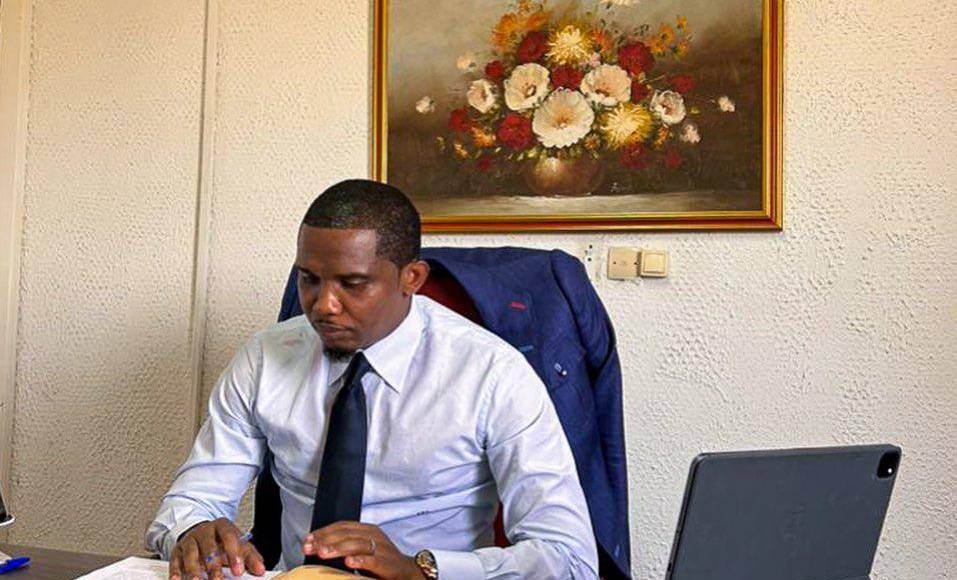 Según informes de Footmercato, la Federación de Camerún, presidida por Samuel Etoó, ha tomado la decisión de suspender a más de 60 jugadores por supuesto fraude de edad.