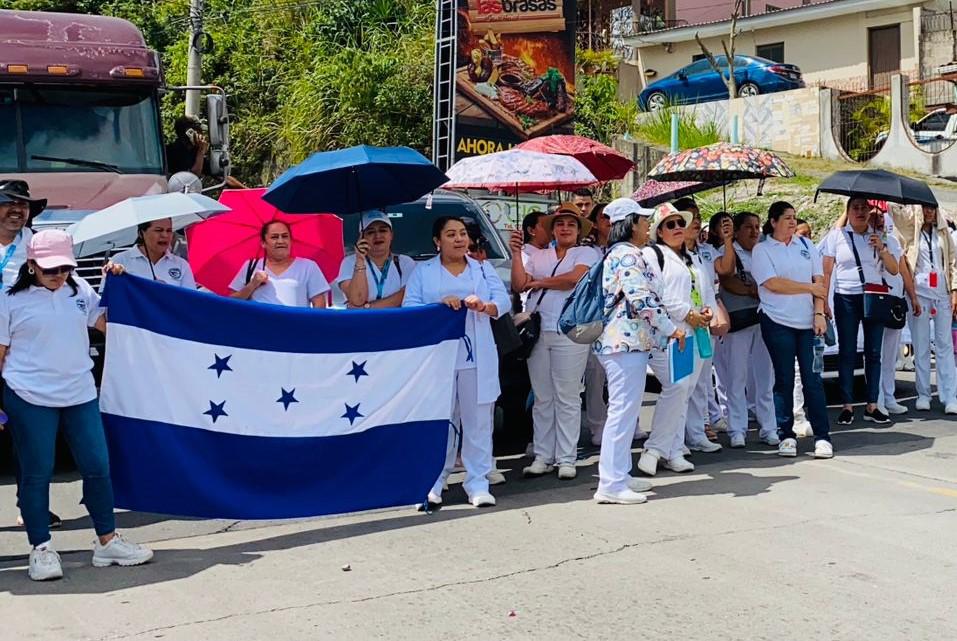 Protesta de enfermeras auxiliares en Santa Rosa de Copán, en el occidente de Honduras.