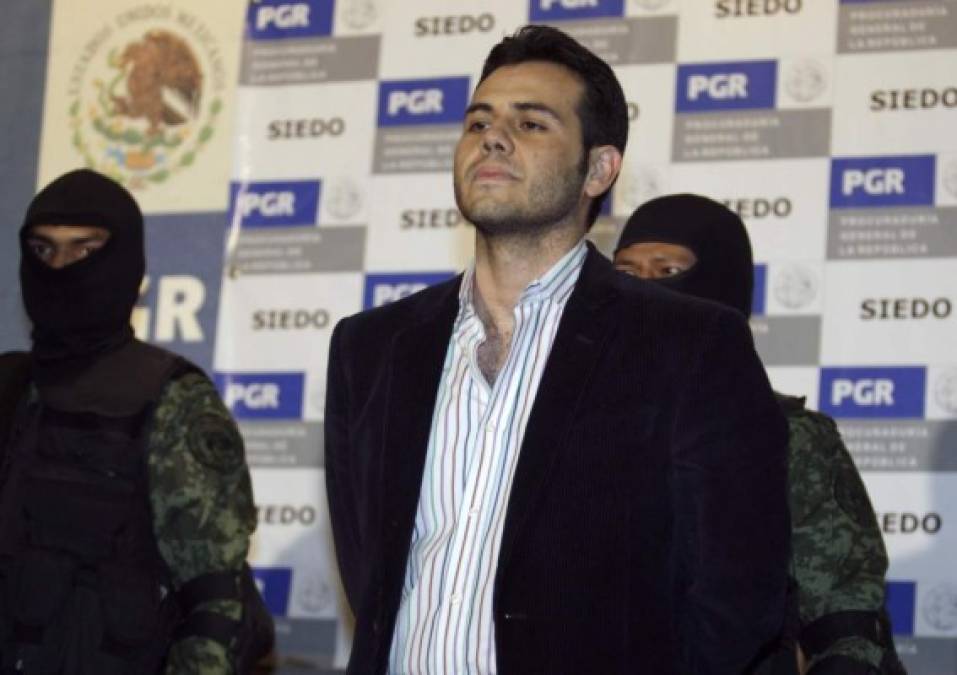 Tras el feriado navideño, las autoridades estadounidenses reanudaron este jueves el juicio contra Joaquín El Chapo Guzmán, en una corte de Nueva York, presentando al testigo estrella de la fiscalía, Vicente Zambada Niebla.