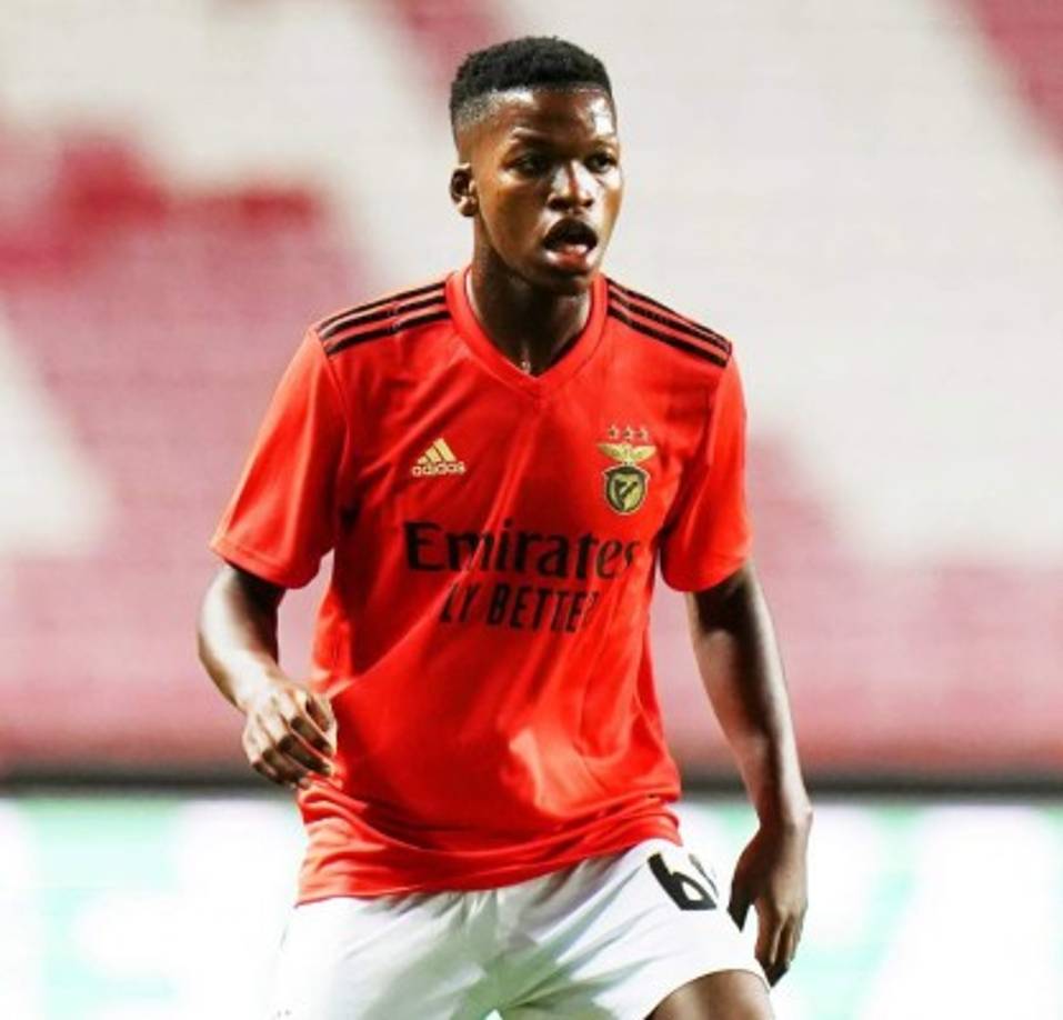 Florentino Luis, centrocampista de 21 años del Benfica, se incorporará en las próximas horas al Mónaco mediante una cesión sin opción de compra que le costará a los del Principado dos millones de euros, según anuncia L'Equipe. El equipo francés necesitaba reforzar la zona media. Y lo ha hecho con una de las grandes promesas del fútbol portugué.