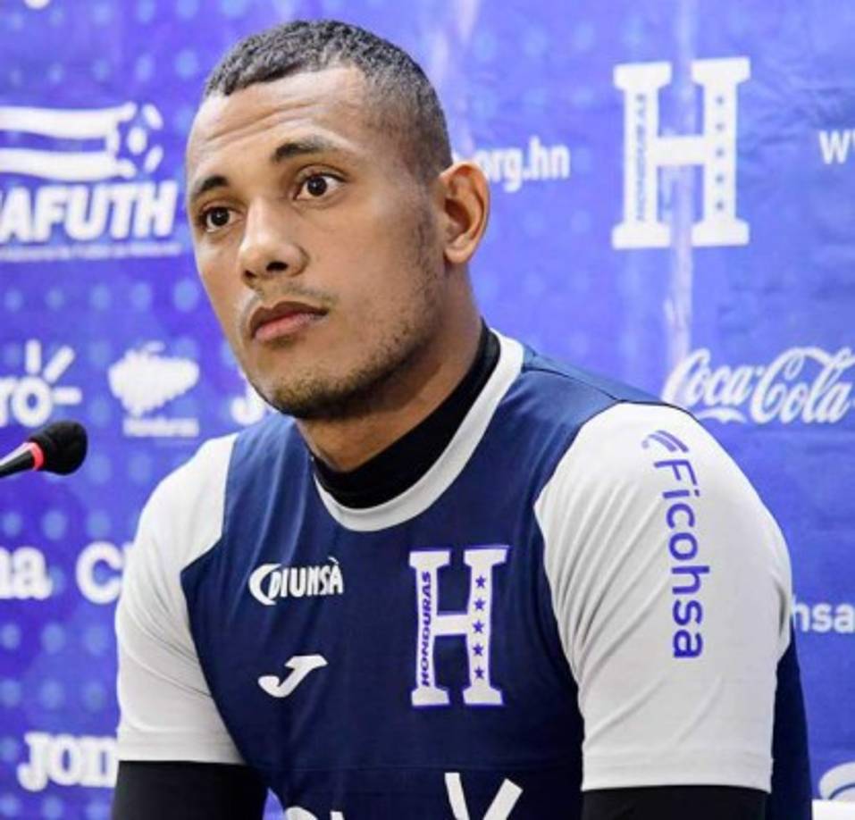 Rafael Zúniga: El portero hondureño señaló que espera solventar su futuro en las próximas horas. Cuenta con ofertas del Real España y en el Platense están interesados en que siga. 'No tengo nada concreto, la gente del Platense me sigue esperando igual que la gente del Real España', dijo.