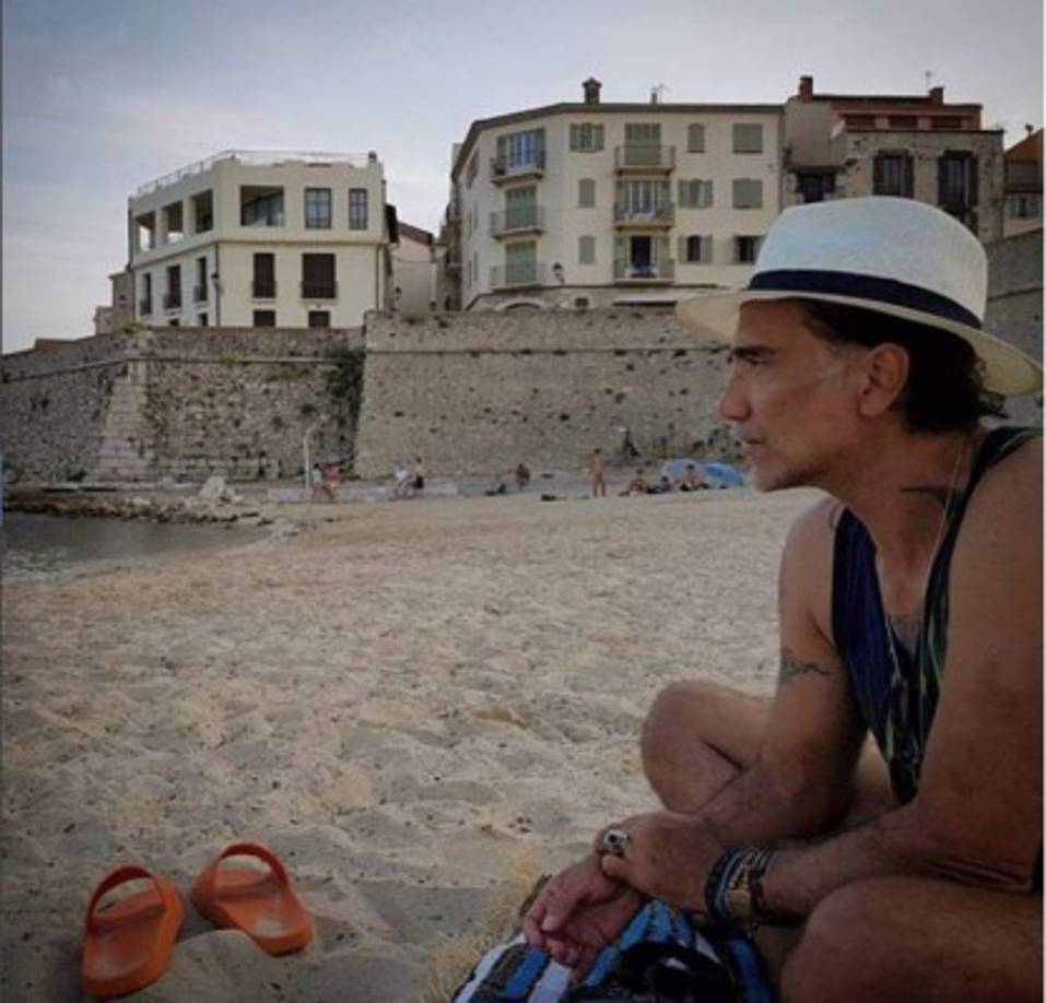 El hijo de Vicente Fernández compartió este jueves una imagen de su pasado que ha enloquecido a todos sus fans.