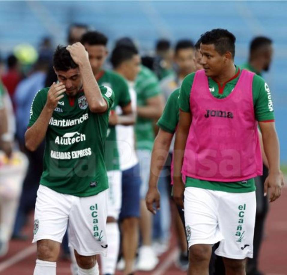 Los jugadores del Marathón terminaron llorando tras la eliminación en semifinales.