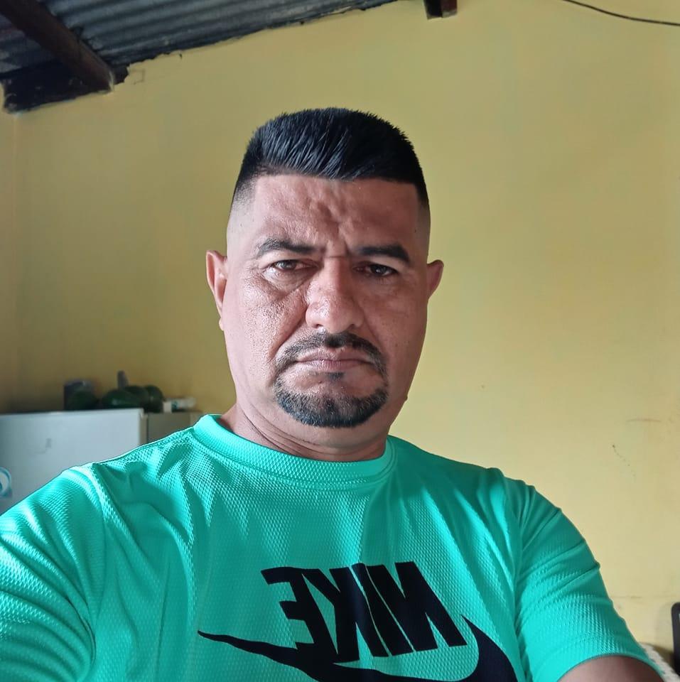 Identifican a conductor que murió tras estrellarse con rastra en la López; era taxista