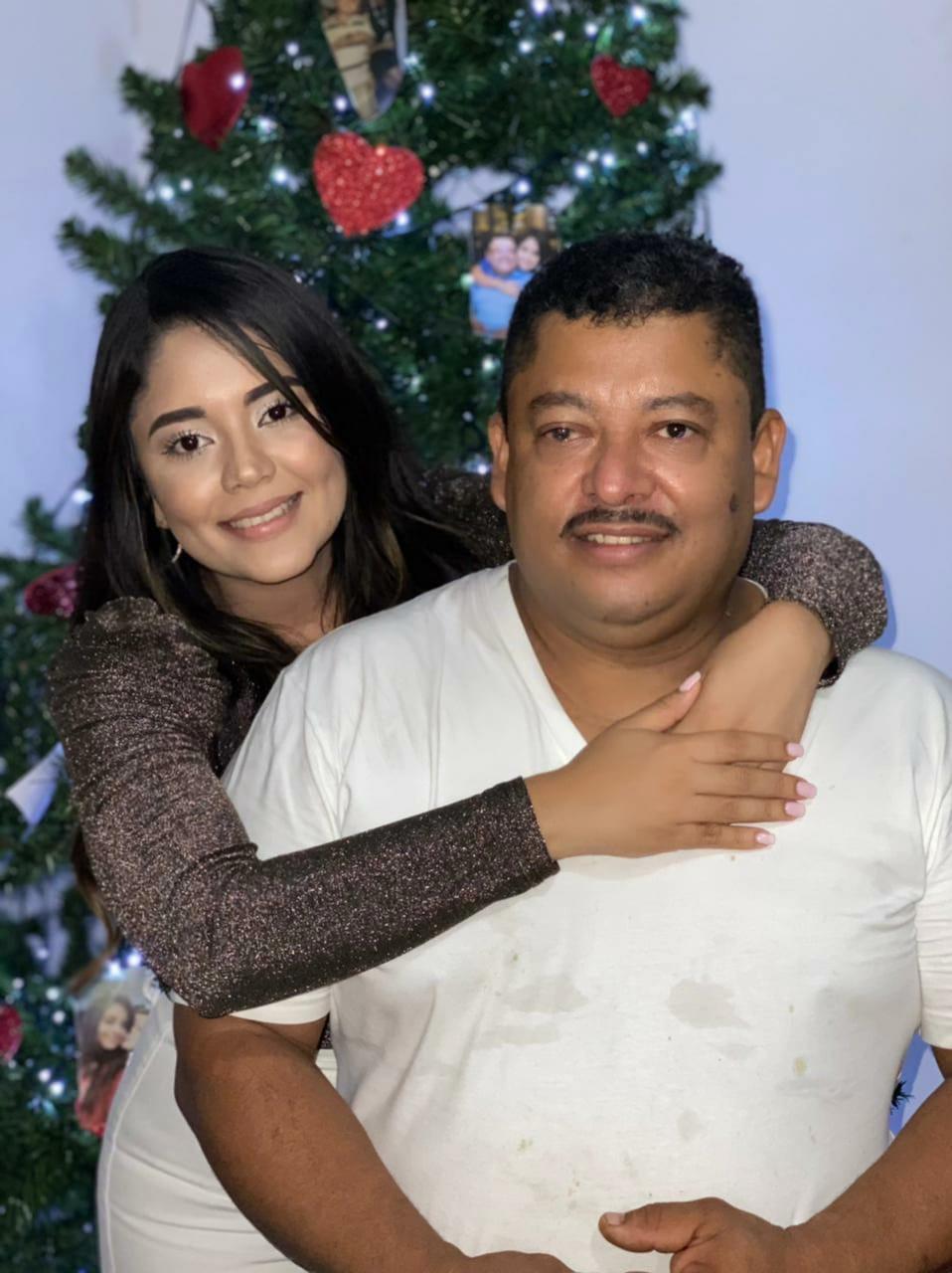 Etny Uyoa había perdido a su madre; ahora a su padre y a su segunda mamá