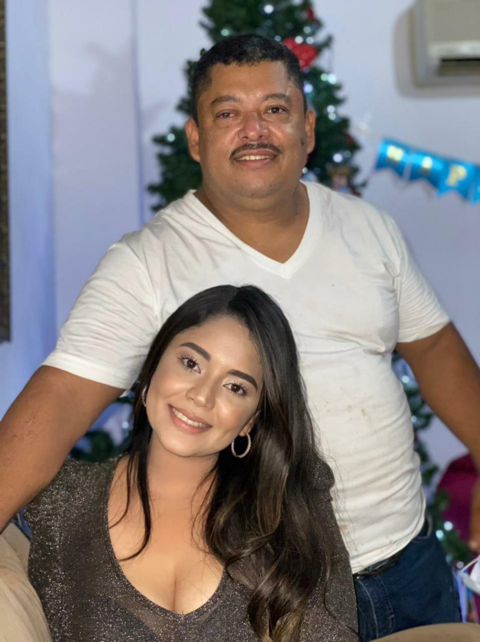 Etny Uyoa había perdido a su madre; ahora a su padre y a su segunda mamá