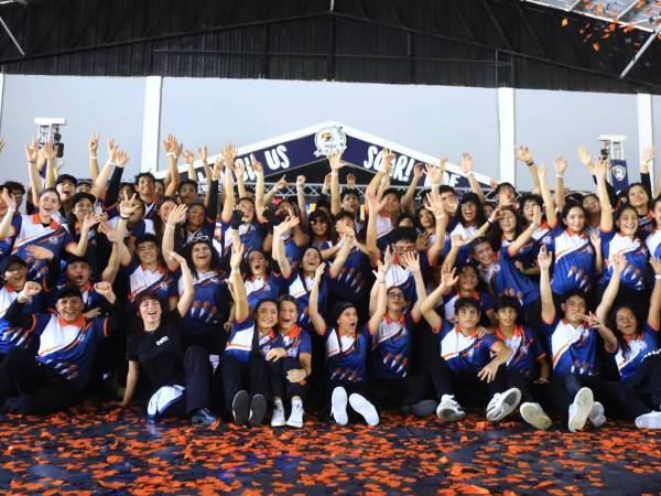 Los alumnos de último año manifestaron su emoción por este último capítulo de su etapa colegial.