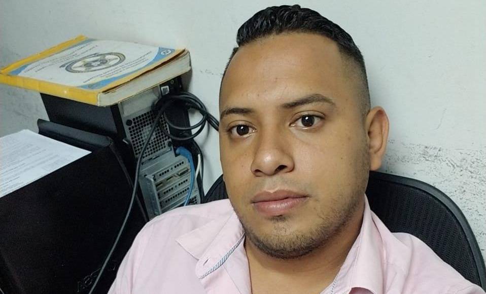 Era un agente policial muy activo en las redes sociales en donde presumía a su familia.