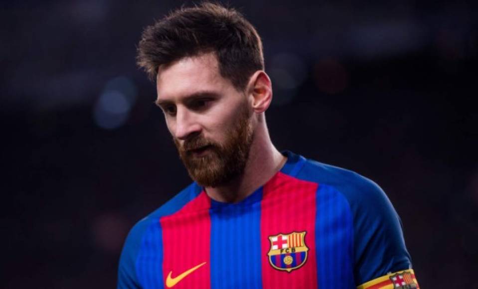 Messi: En el FC Barcelona han informado que se encuentran optimistas con la renovación del crack argentino, al ariete se le vence su contrato en junio del 2018.