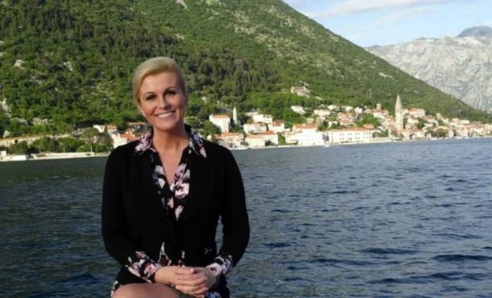 La presidenta croata nació el 29 de abril de 1968 en Rijeka, ciudad porteña perteneciente a la ex Yugoslavia y que actualmente es parte de Croacia.