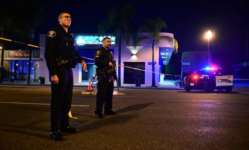“Es demasiado pronto en la investigación para saber si este incidente fue un crimen de odio o no”, declaró. Los investigadores también estaban verificando la posible vinculación con un intento de tiroteo en un lugar similar en la vecina localidad de Alhambra, dijo Meyers.