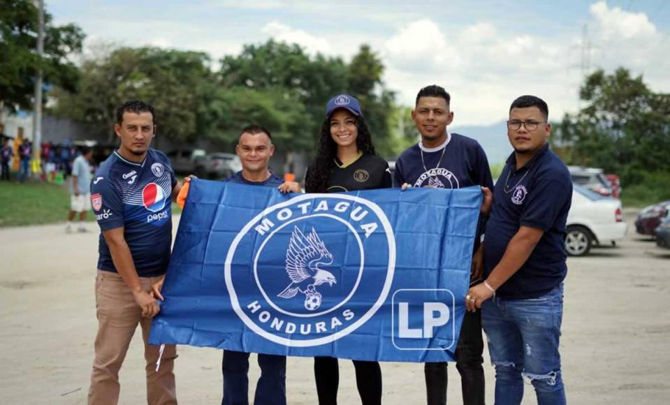 Los aficionados del Motagua ‘invaden‘ el estadio Olímpico. 