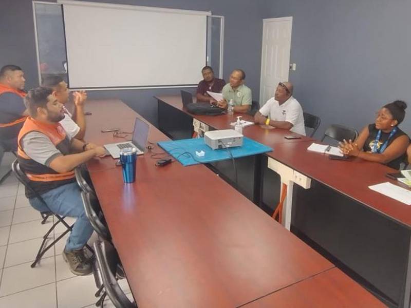 Los consejos territoriales están preocupados porque se sienten vulnerables ante las lluvias, es por eso que llegaron a Copeco de La Ceiba a coordinar ayuda.