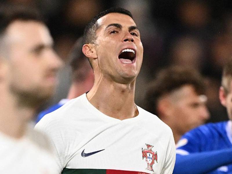 Cristiano Ronaldo lamentando una ocasión fallada en el Liechtenstein vs Portugal.