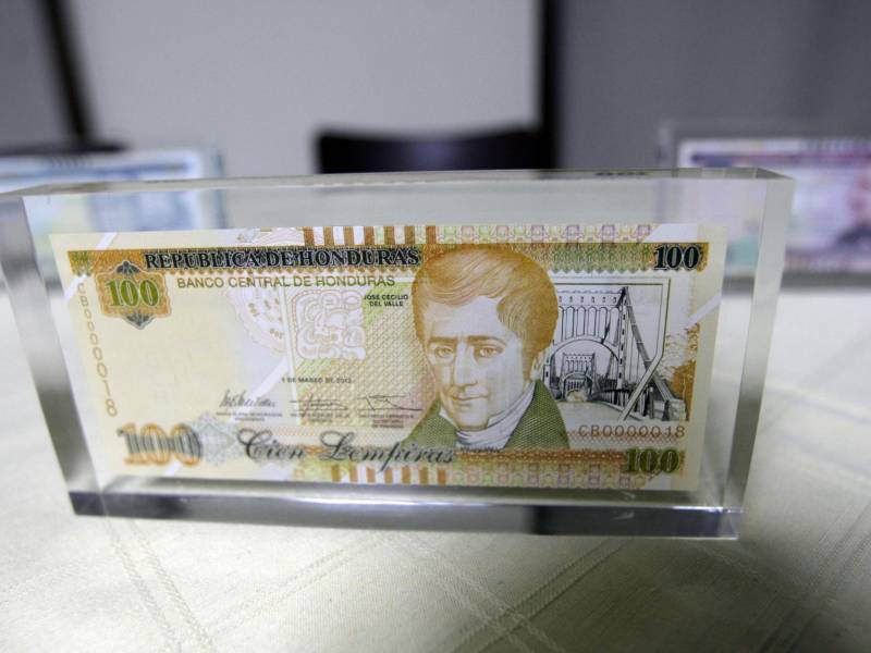 Aunque la actual administración pública ha tenido algunos ahorros, ciertos funcionarios han recibido generosos aumentos salariales.