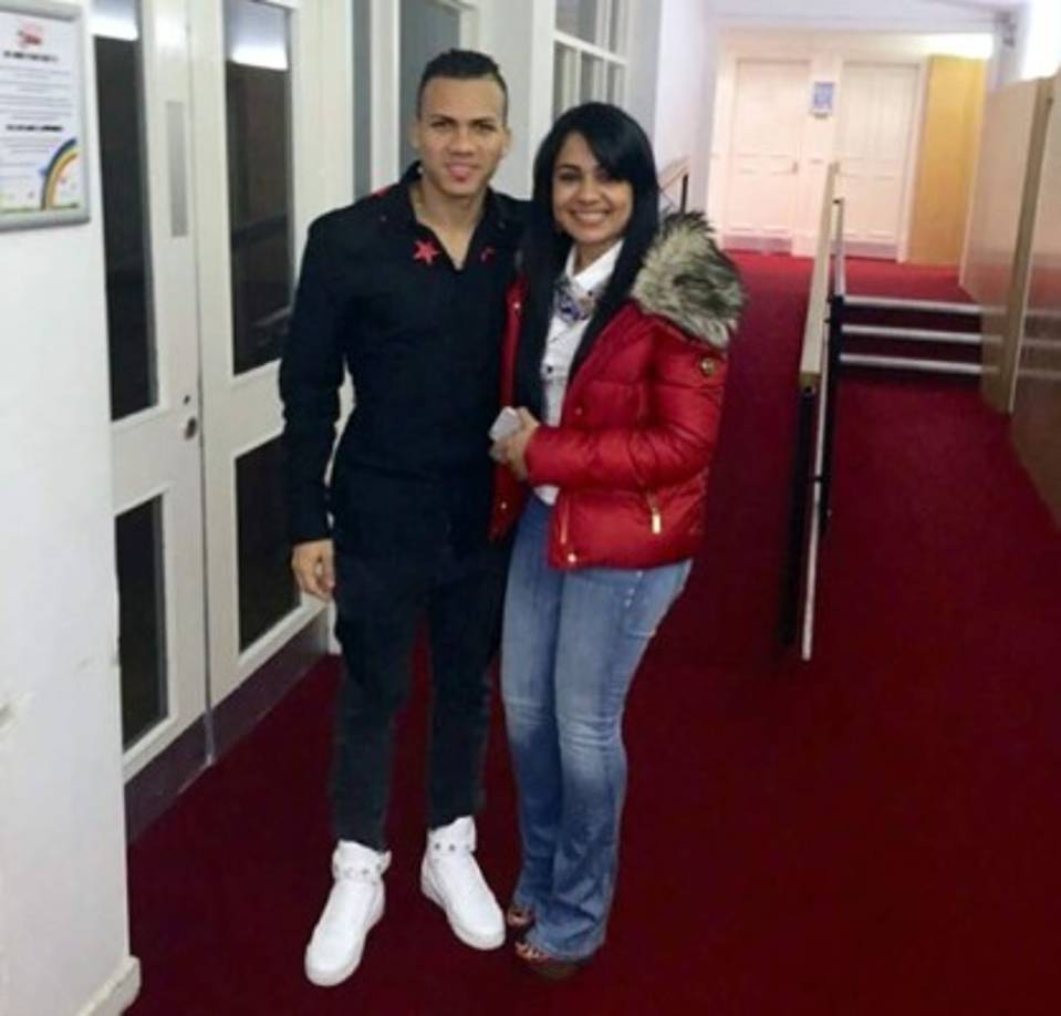 'Y esas sonrisas que se nos borraron en un segundo. Que injusta es la vida. Descansa campeón', el mensaje de Vanessa Oliva sobre esta imagen.