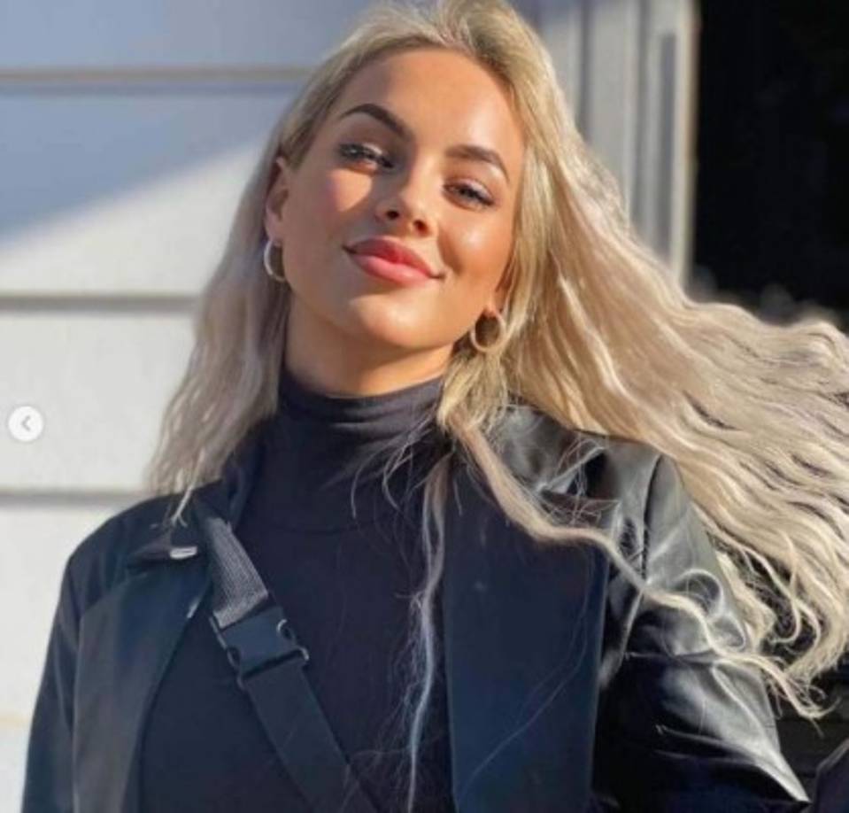 Recientemente, Lenhardt se había visto implicada en un accidente de tráfico. La modelo no pasó los controles de alcoholemia y dio positivo en el análisis de sangre que se realizó tras producirse el siniestro.