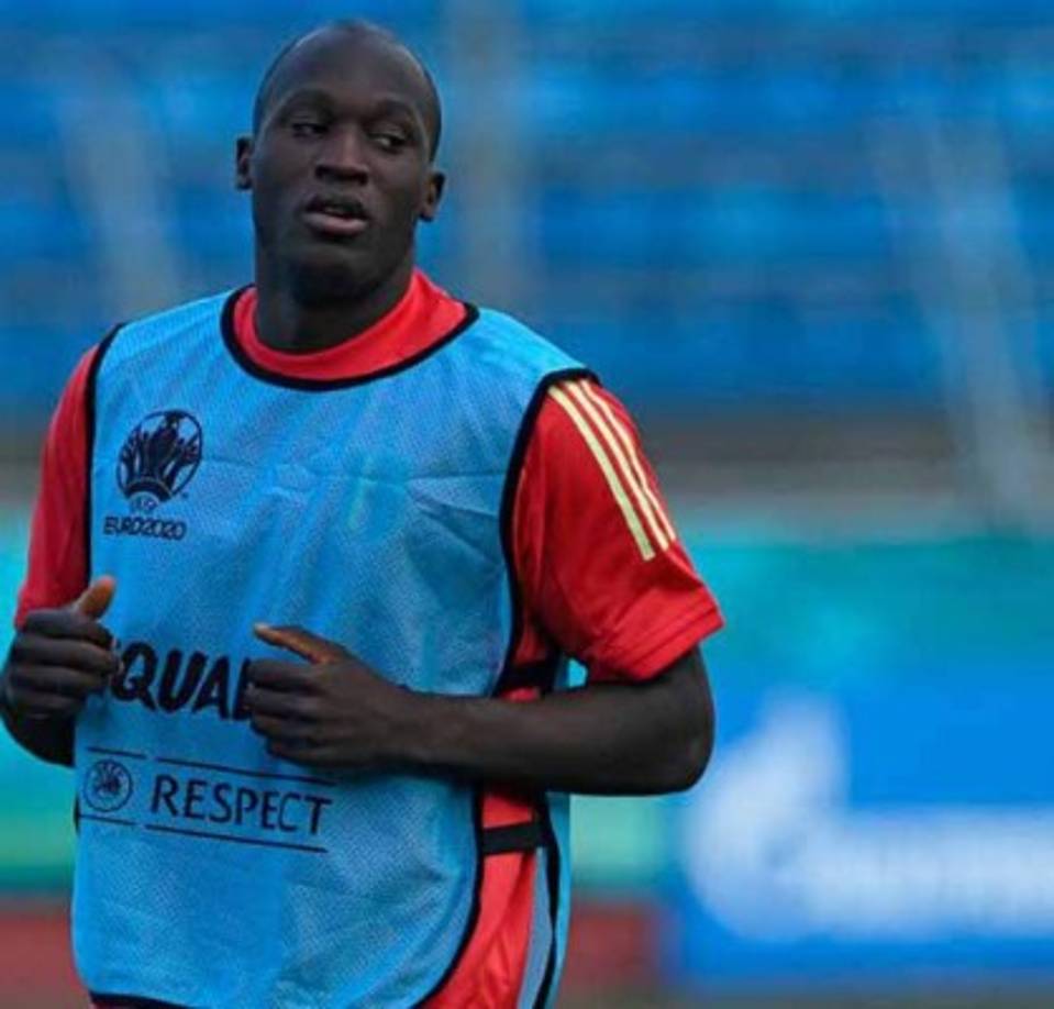 Según Fabrizio Romano, el Inter le ha dicho 'No' al Chelsea por su nueva ofensiva por Romelu Lukaku: la oferta era de 100 millones de euros, además de incluir a Marcos Alonso en la operación. Foto AFP.