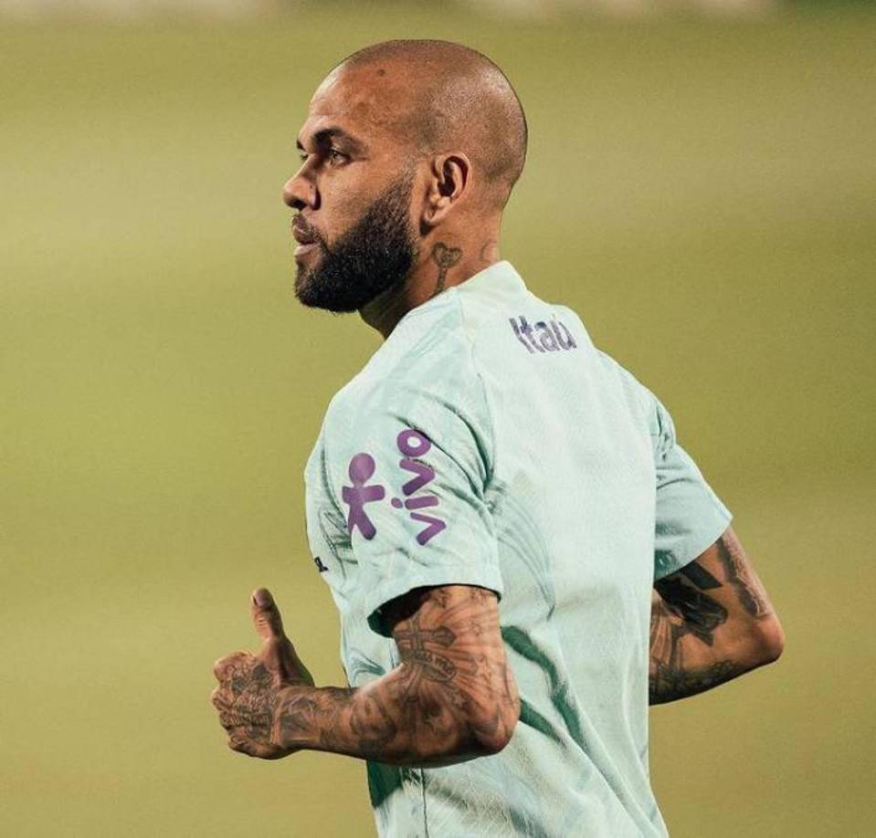 Dani Alves se encontraba preocupado “por las apuestas de sus compañeros de si salía de la cárcel o no”. 