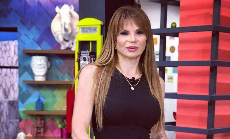 Mhoni Vidente en sus recientes predicciones manifestó que esos momentos que vienen con la nueva pandemia la humanidad estará presa y llena de miedo. 