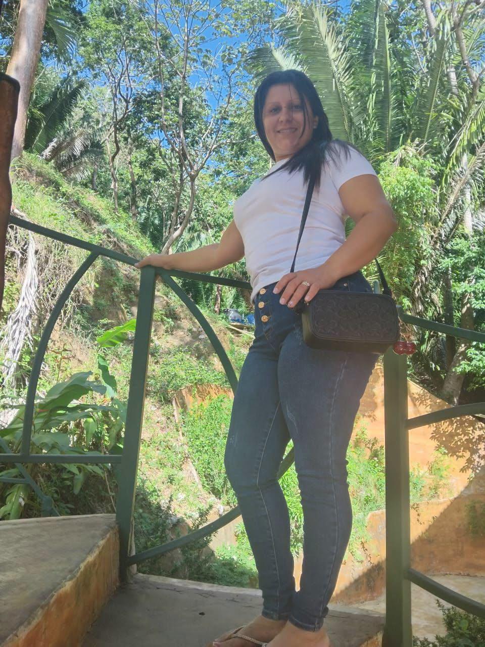 Susana Sabillón es la mujer que murió tras ser arrastrado su carro por un río en Tela
