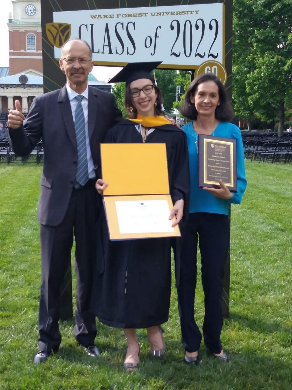 La hondureña Diana Madrid es galardonada con el premio “Gordon A. Melson”