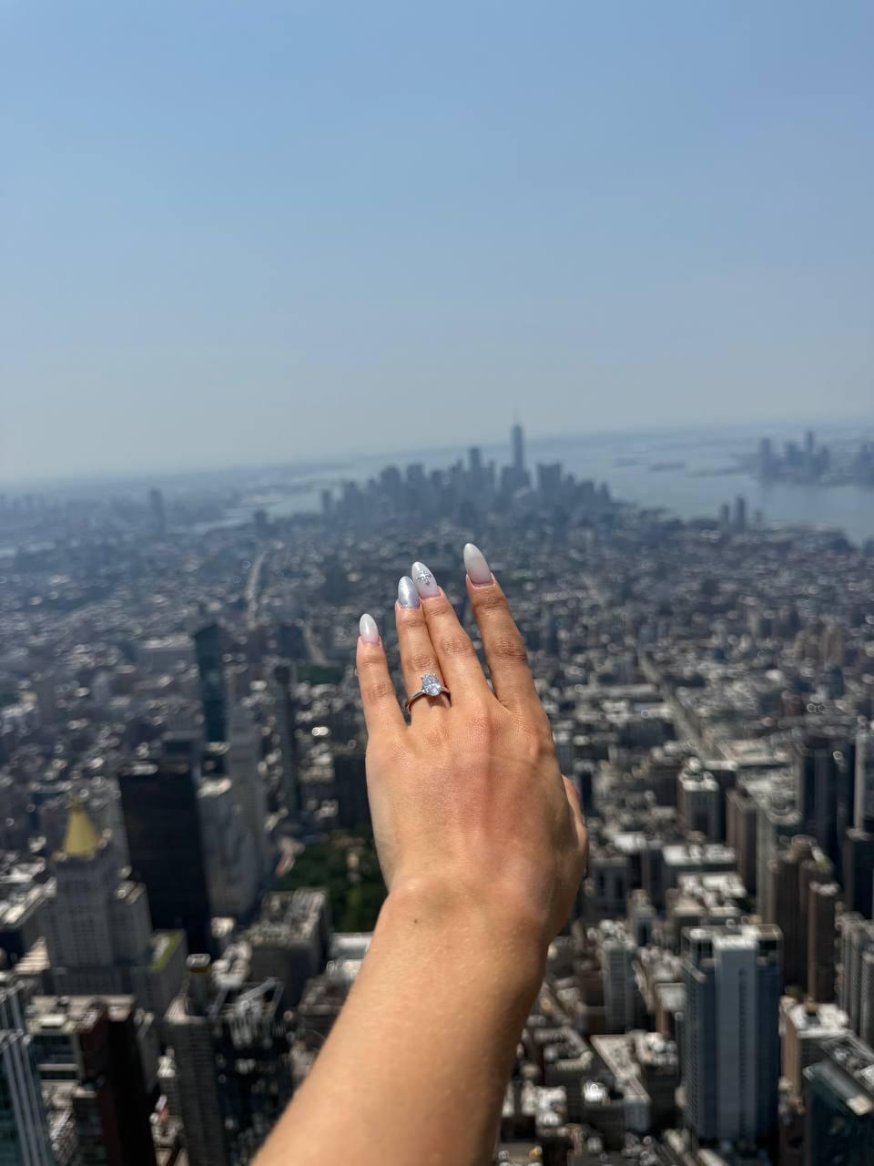 Escalaron el Empire State, se comprometieron en la cima y terminaron detenidos