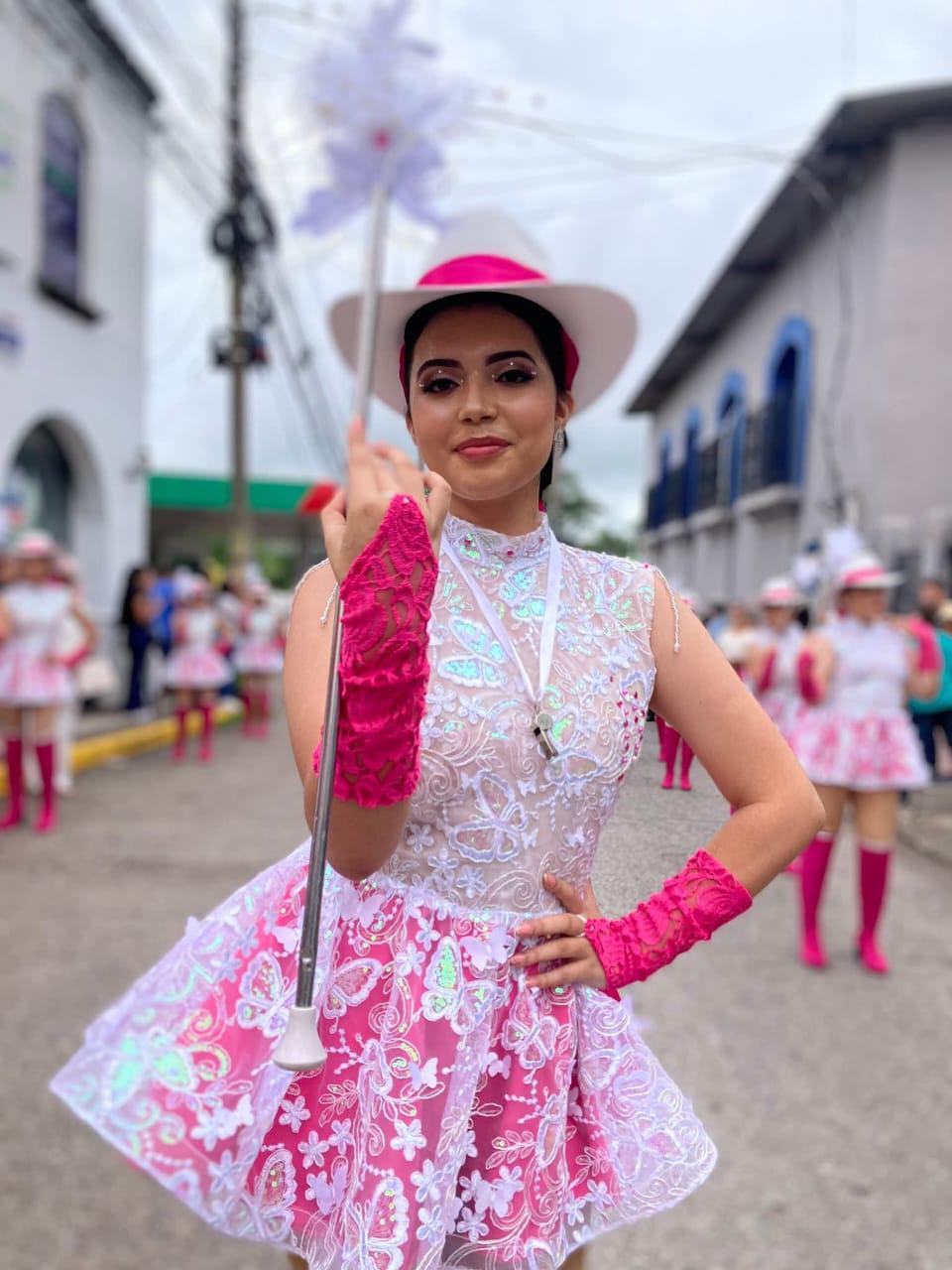 Santa Bárbara no se cansa de regalarnos mujeres bellas