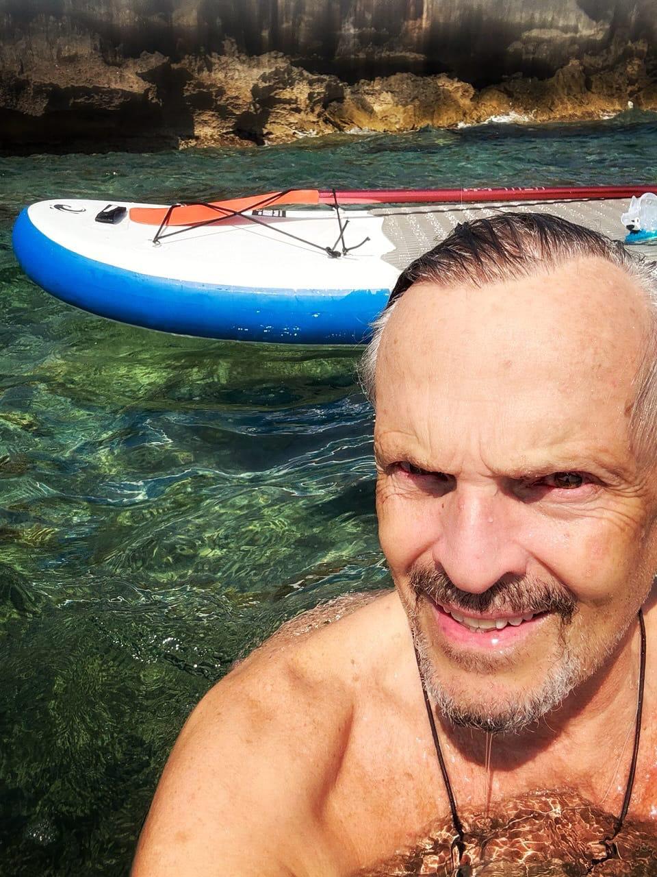 Miguel Bosé: curiosidades de una vida fuera de lo común