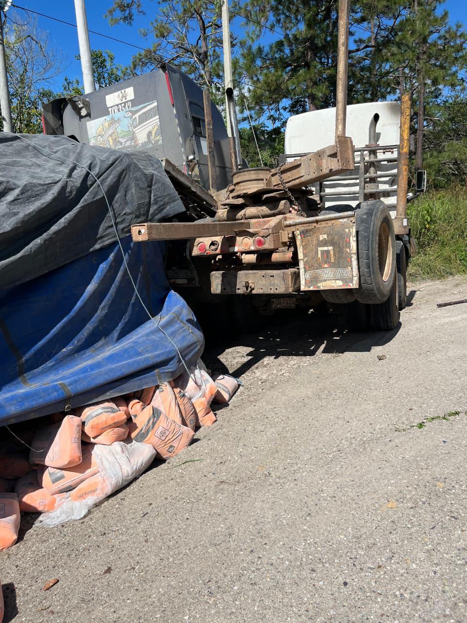 La rastra del héroe hondureño don Elías queda destrozada tras accidente