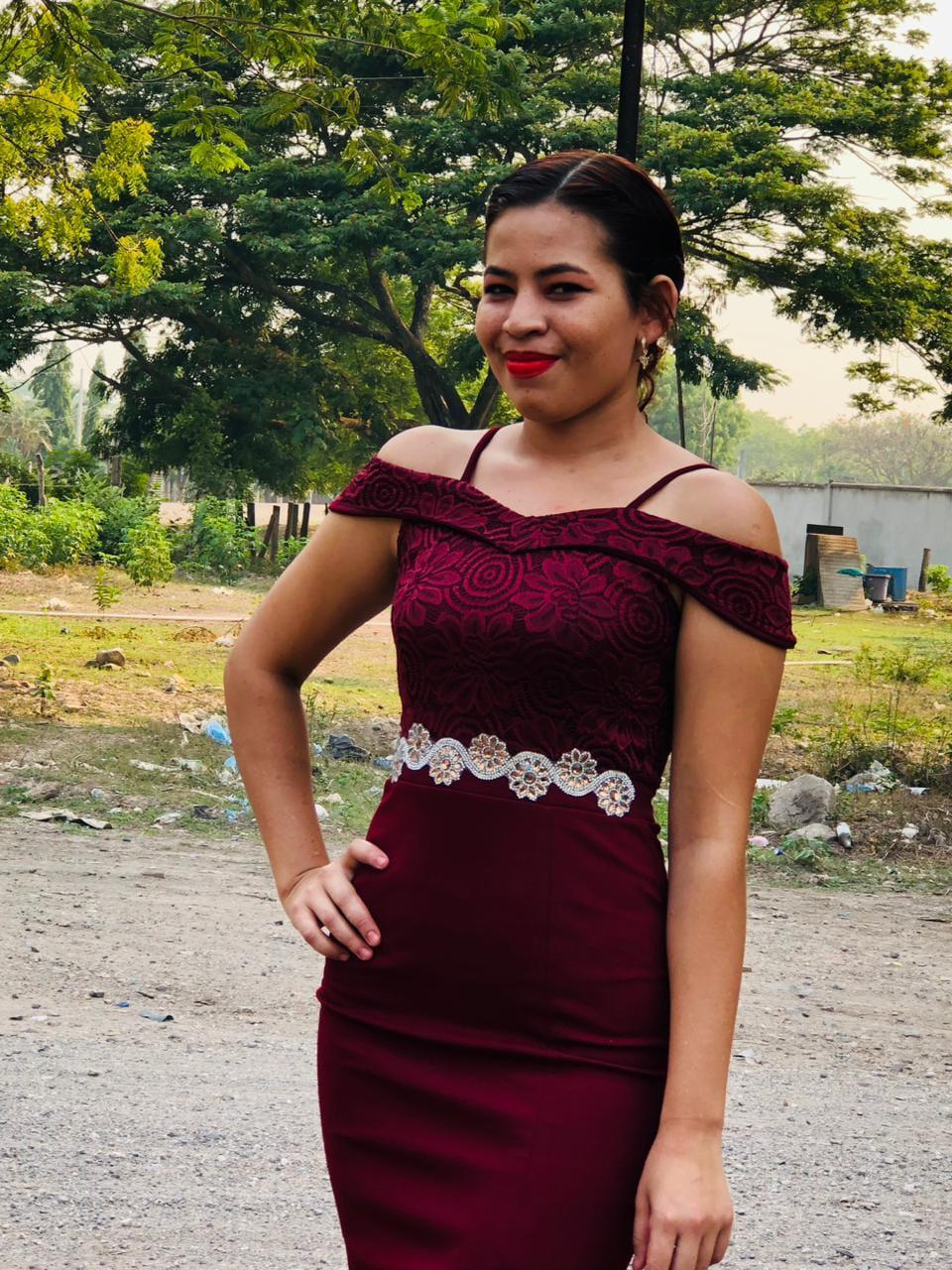 Eymi estaba tranquila en casa y un sujeto llegó a apuñalarla en Yoro