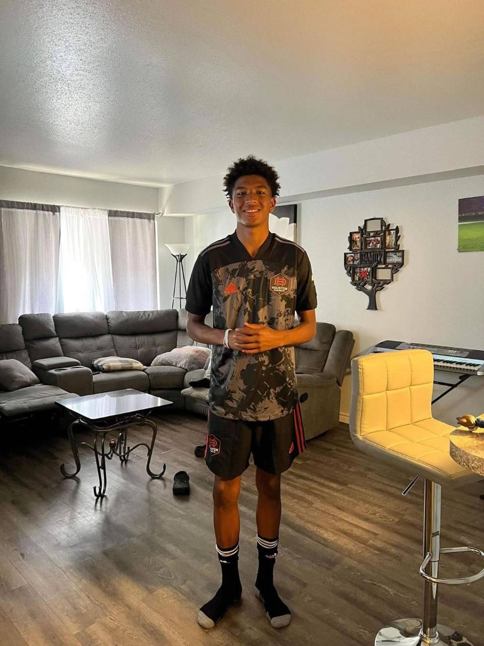 El joven delantero anhela vestir la camiseta de la Selección de Honduras.