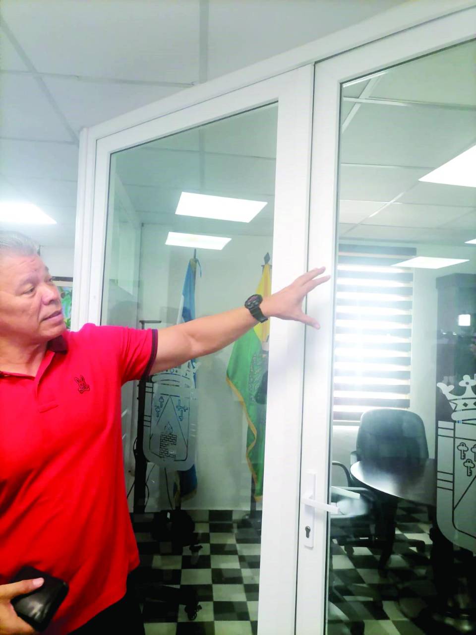 El vicealcalde denunció que ingresaron a su oficina.