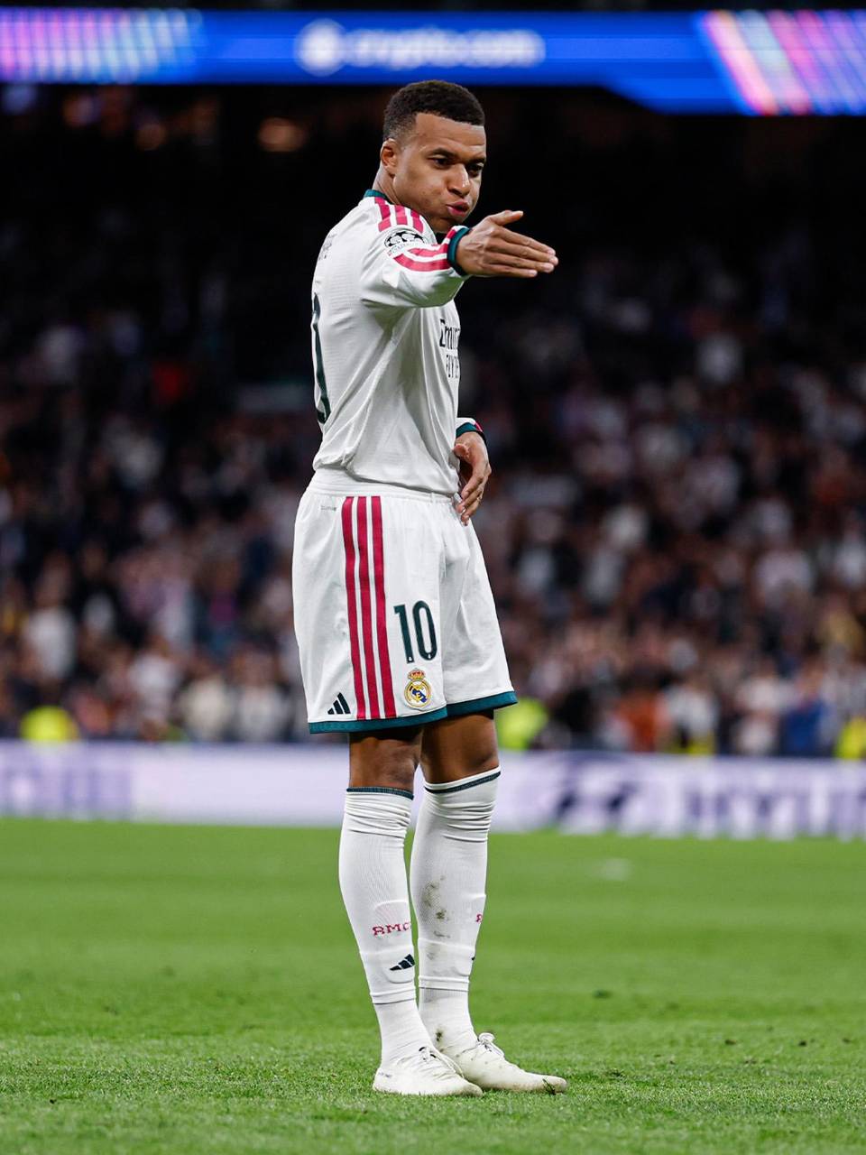 Kylian Mbappé sumó su tercer gol de la temporada en la Champions League.