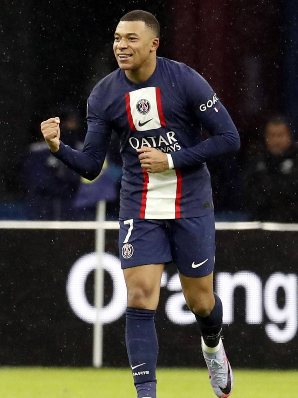 Mbappé fue la figura del Clásico francés con dos goles y una asistencia.
