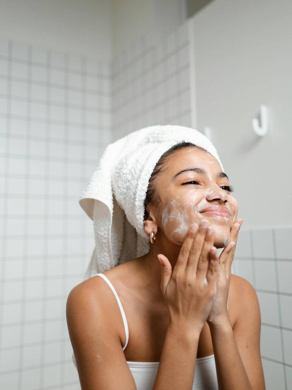 Gracias a su composición lipídica, son capaces de disolver maquillaje, filtros solares, grasa oxidada y contaminación sin necesidad de fricción excesiva.Imagen cedida por ron-lach.