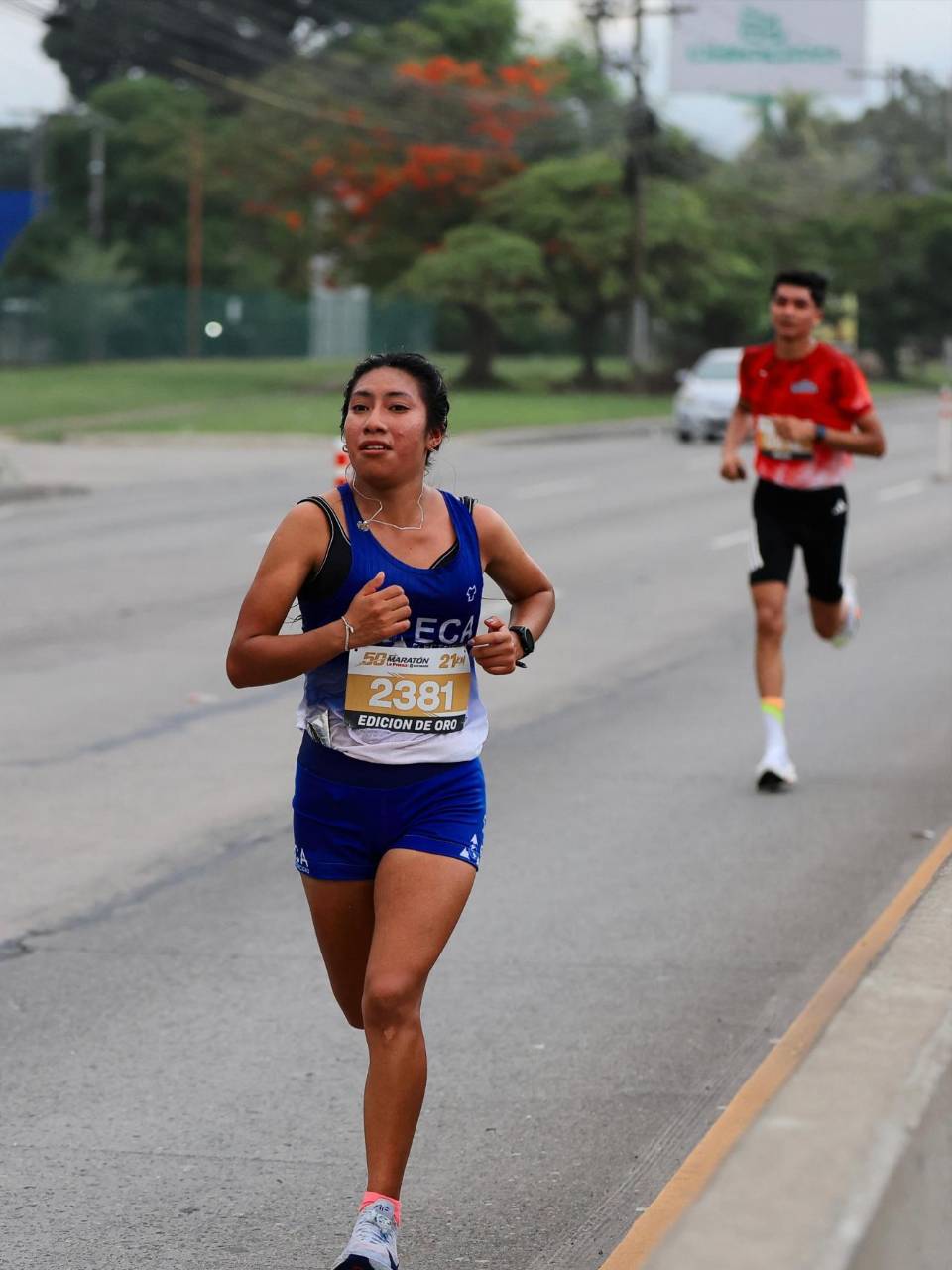 La chapina Joselyne Yos no tuvo rival en los 21 kilómetros y se llevó la carrera de forma contundente.