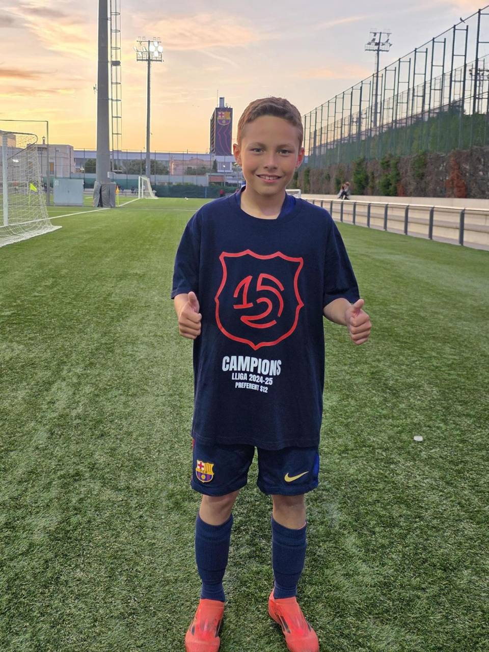 Héctor Alessandro Mejía tiene nueve años y juega con la Sub-11 del Barcelona.