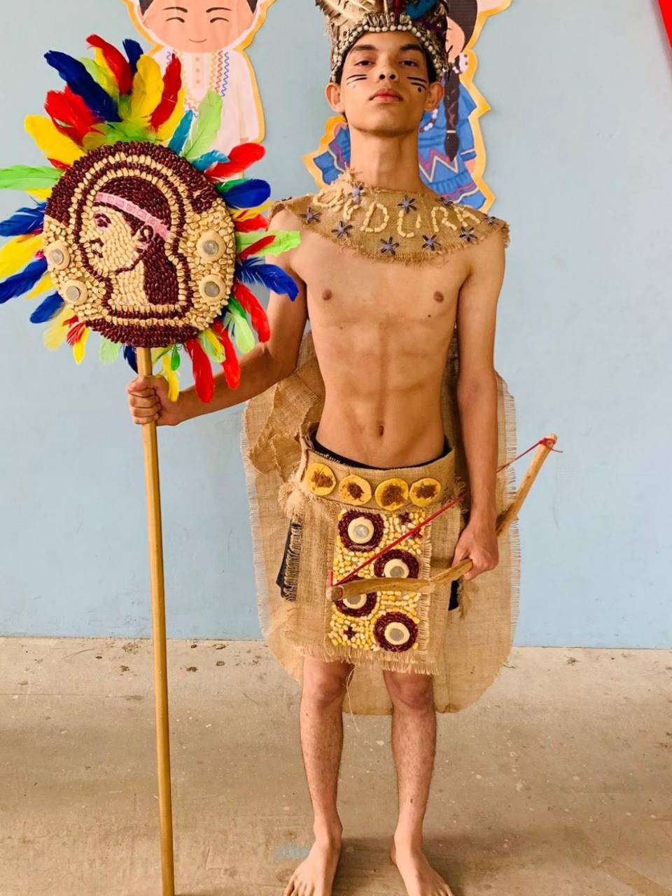 En la foto, estudiante de la Escuela Normal Bilingüe España, Villa Ahumada de Danlí, El Paraíso en conmemoración de 2025.