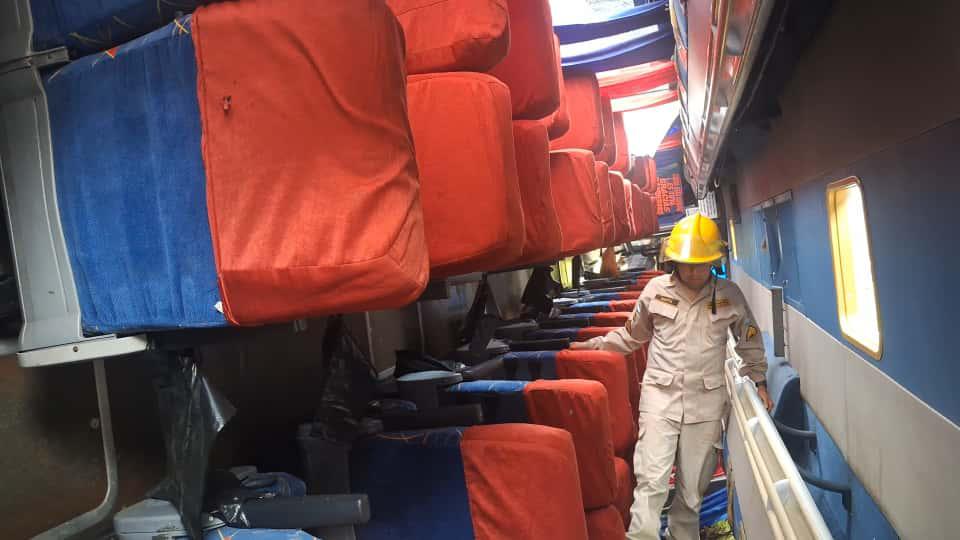 Varios heridos tras accidente de bus y mototaxi en Atlántida